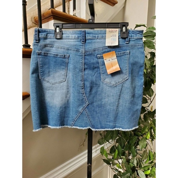 Mignon Women Blue Denim Cotton Blend Distressed A-Line Jean Skirt Size 1,2 & 3XL - Picture 6 of 12